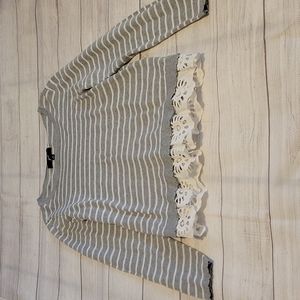 Gray striped knit sweater with ruffle detail - Size Med